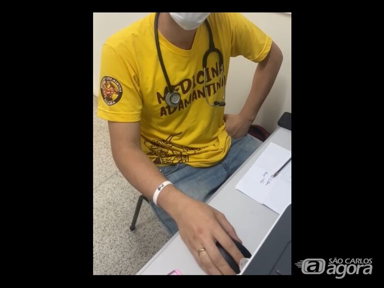Estudante de medicina é flagrado assinando documento no lugar de médica na UPA Vila Prado - Crédito: divulgação