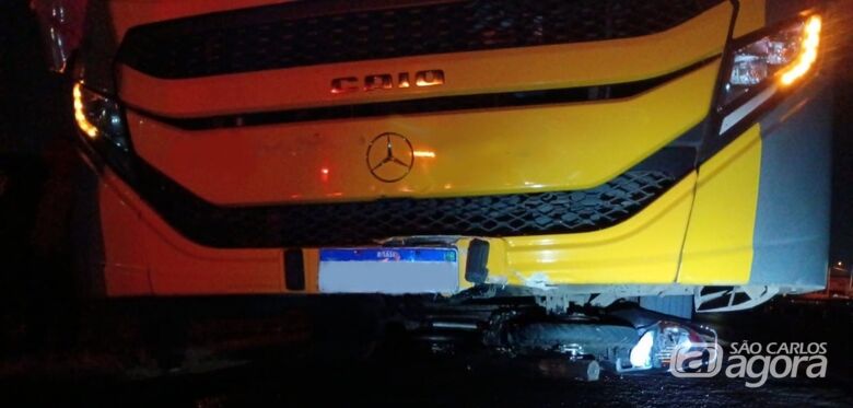 Acidente na Washington Luís envolve ônibus e motocicleta - Crédito: CCI Artesp