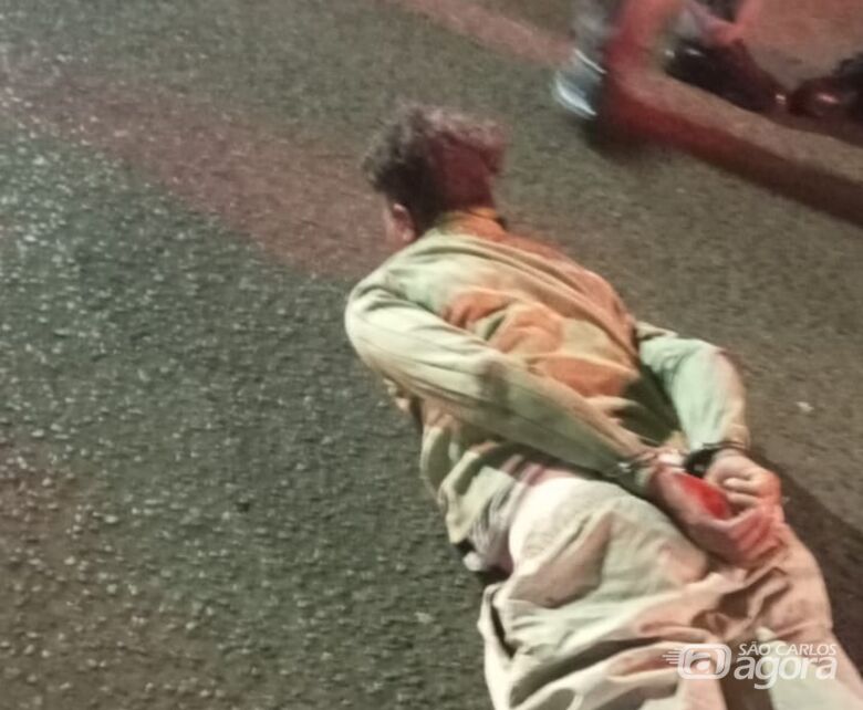 Homem é preso após furtar celular em ponto de ônibus na avenida São Carlos - Crédito: arquivo pessoal