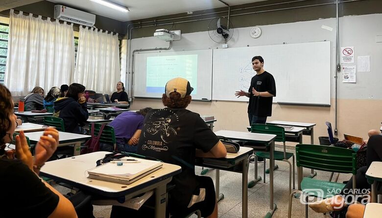 Ao todo, três escolas públicas de São Carlos receberam um curso de formação introdutória em estatística e ciências de dados no primeiro semestre deste ano (Crédito da imagem: arquivo pessoal) - 