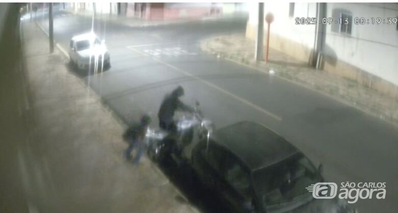 Moto é furtada na Vila Prado durante a madrugada; proprietário pede ajuda -