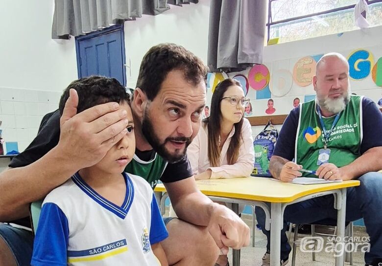 Alunos de Santa Eudóxia passam por avaliação oftalmológica - Crédito: divulgação