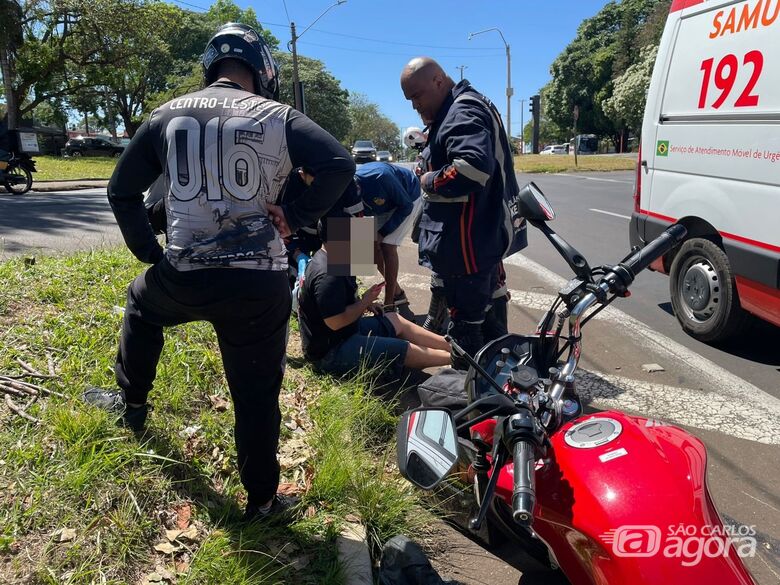 Motociclista fica ferido em colisão na avenida Trabalhador São-Carlense - Crédito: Lourival Izaque