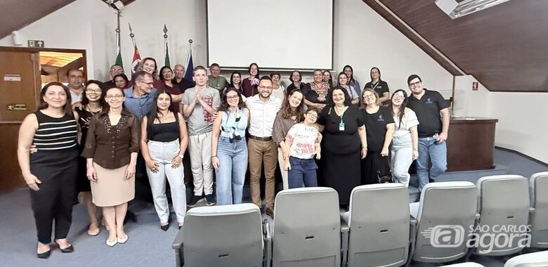 ACISC e Prefeitura promovem palestra sobre acessibilidade para clientes com TEA -