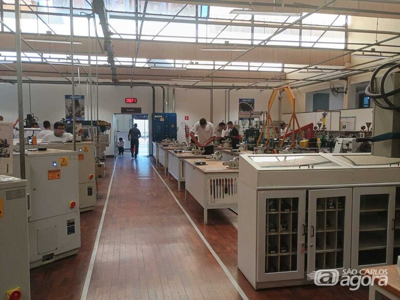 A Escola SENAI: Além da unidade de São Carlos, o SENAI mantém salas descentralizadas em Porto Ferreira, Descalvado e Santa Rita do Passa Quatro - Crédito: divulgação