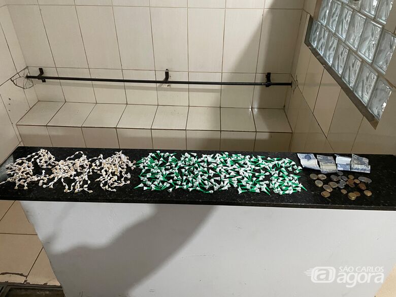 Homem é preso por tráfico de drogas no Jardim Jockey Clube - Crédito: Lourival Izaque 