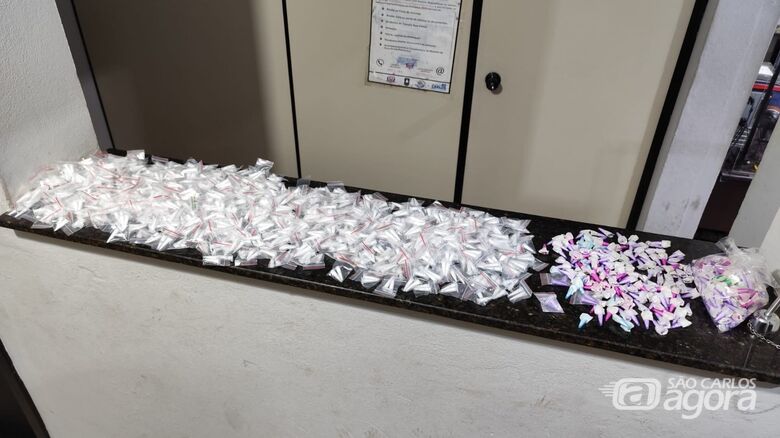 Menor é detido por tráfico de drogas no bairro São Carlos 8 - Crédito: Maycon Maximino