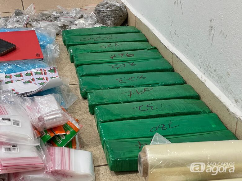 Força Tática apreende grande quantidade de drogas durante operação no CDHU - Crédito: Lourival Izaque