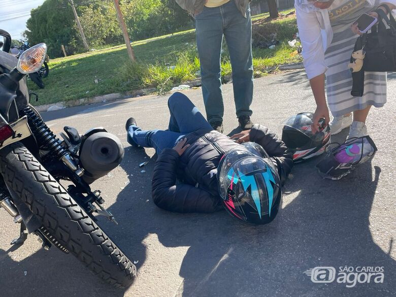 Vítima foi arremessada ao solo - Crédito: Lourival Izaque 