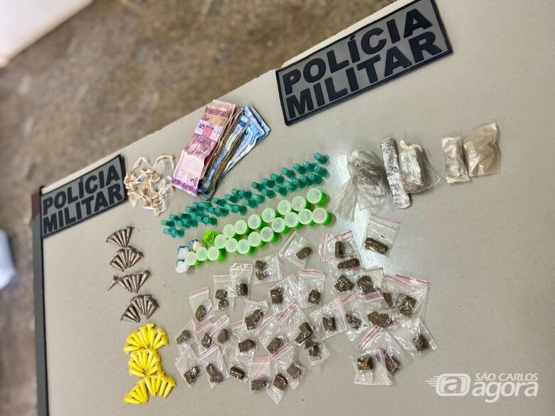 PM encontra drogas abandonadas no Jardim Icaraí  - Crédito: divulgação