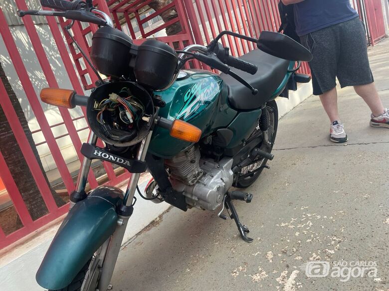 Colisão traseira deixa uma pessoa ferida no Jardim Tangará  - Crédito: Lourival izaque