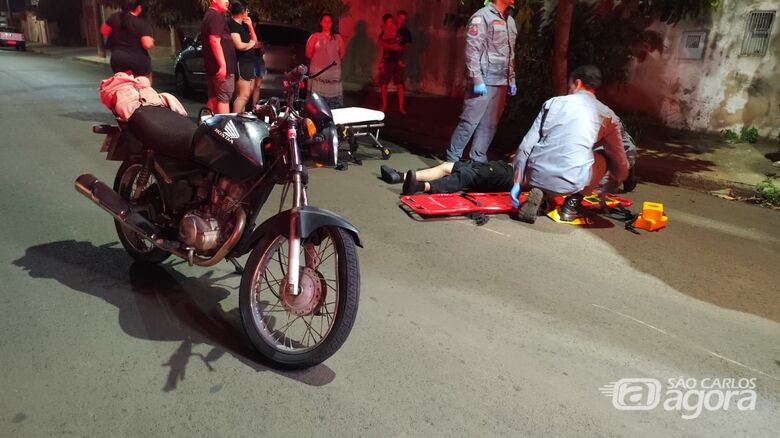 Dois motociclistas ficam feridos em colisão na Vila Brasília - Crédito: Maycon Maximino 