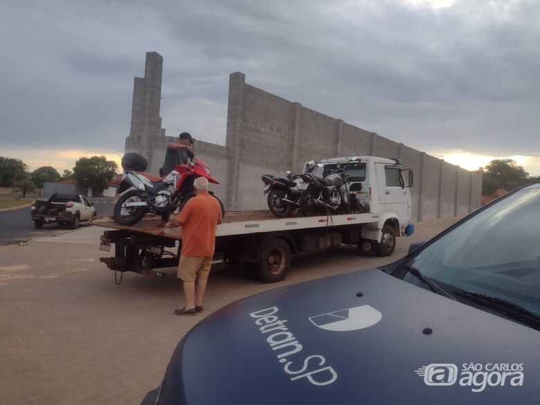 Sete motos são apreendidas durante operação conjunta entre PM e Detran - Crédito: SCA