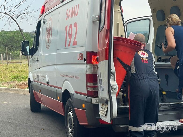 Adolescente conduzindo moto atropela idosa em São Carlos - Crédito: Lourival Isaque 