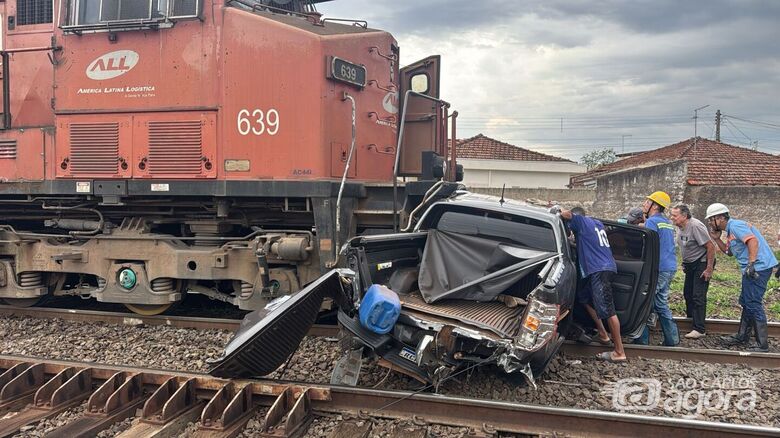 Morre homem que teve caminhonete atingida por trem em Itirapina  - Crédito: redes sociais 