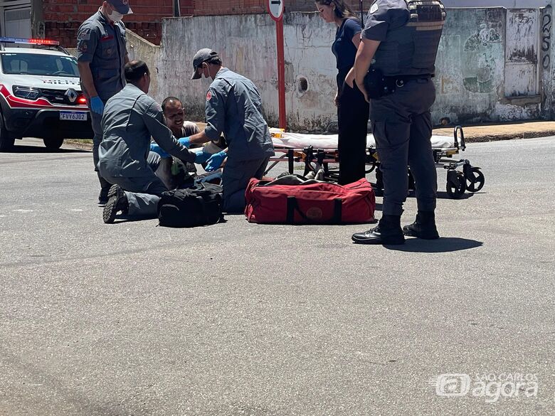 Ciclista fica ferido após colisão com carro na Vila Isabel - Crédito: Lourival Izaque 