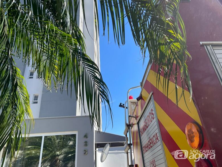 Incêndio destrói apartamento no Jardim Macarengo - Crédito: Lourival Izaque 