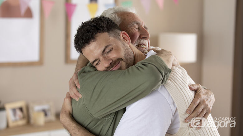 Você sabe por que uma ofensa marca mais do que um elogio? A ciência explica - Crédito: Freepik