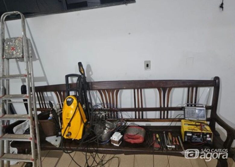 Homem é preso em flagrante após furtar objetos de lava rápido no Cidade Aracy - Crédito: divulgação 