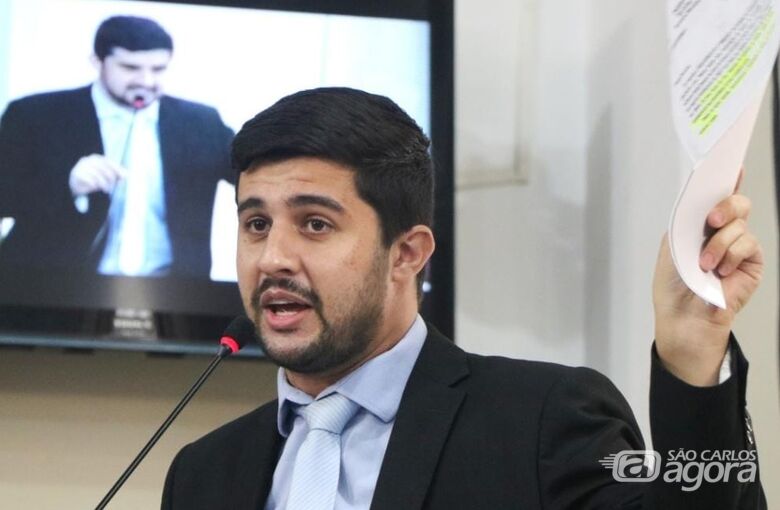 Vereador Bruno Zancheta cobra providências sobre árvores com risco de queda -