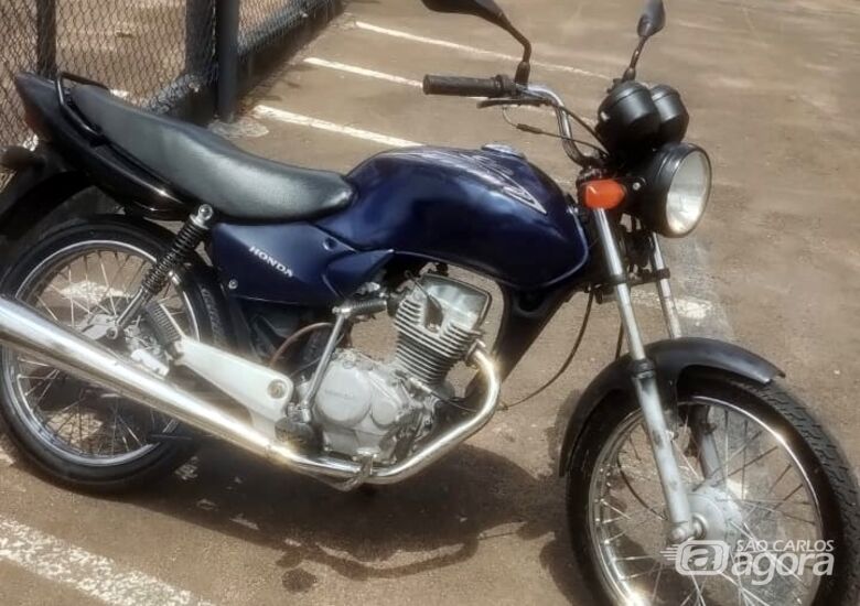 Adolescente é detido após fugir da Polícia em motocicleta com chassi raspado - Crédito: Lourival Izaque 