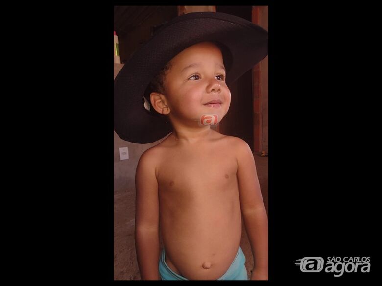 Pequeno Rafael Henrique apresentou pequena melhora - Crédito: arquivo familiar 