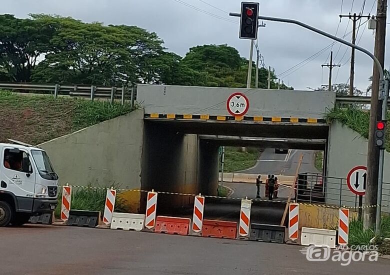 Pontilhão interditado - 