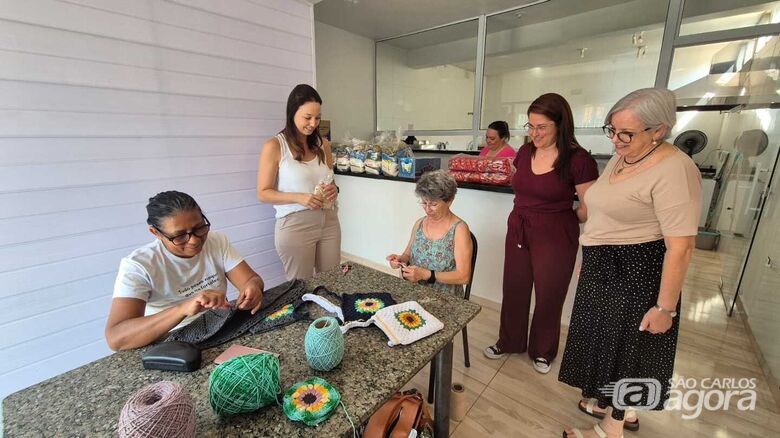 Herica Ricci Donato conhece unidade de São Carlos do Projeto Amigos Contra o Câncer -