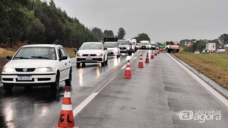 Motociclista colide na traseira de caminhão na Washington Luís - Crédito: Maycon Maximino