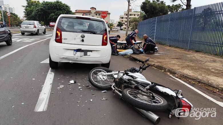 Motoboy fica ferido após colisão traseira na região da USP - 
