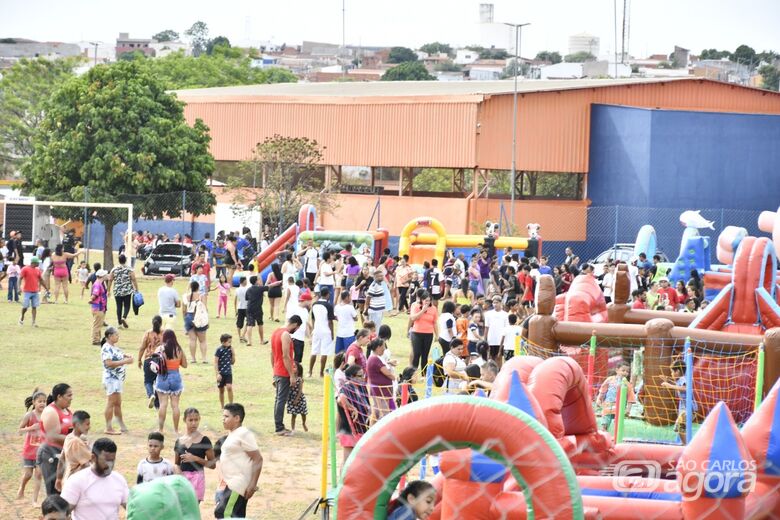 Centenas de crianças participam de grande festa no Centro da Juventude do Cidade Aracy - 