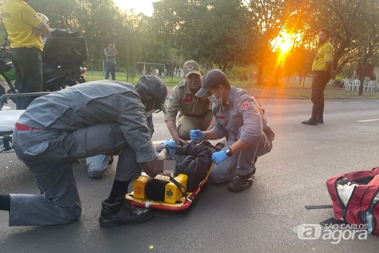 Motociclista colide contra carro e fica ferido no Santa Felícia - Crédito: Lourival Izaque
