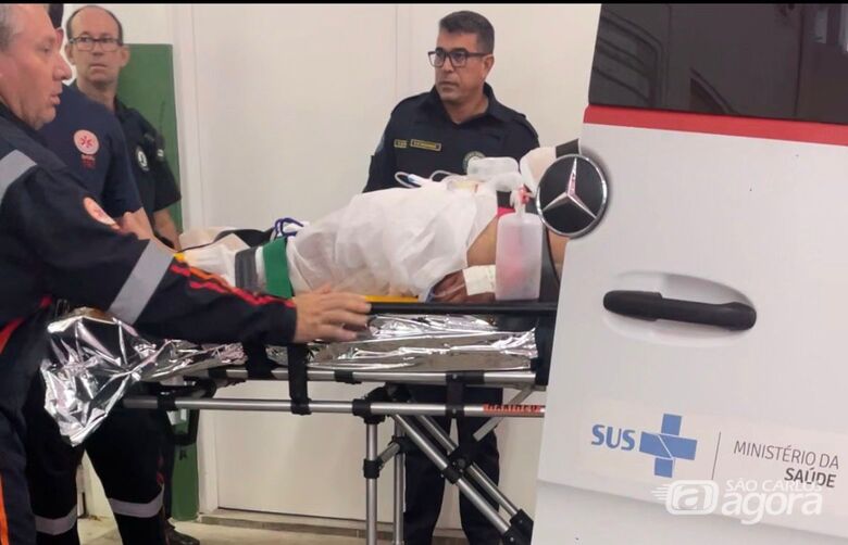 Momento em que comerciante era socorrido - Crédito: Lourival Izaque/arquivo