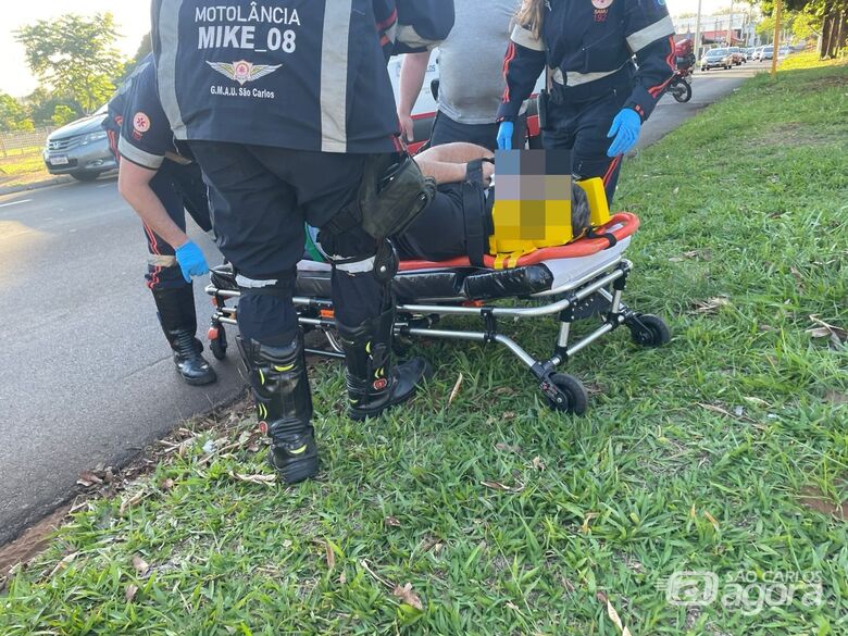Motociclista fica ferido ao colidir em árvore no Santa Felícia - Crédito: Lourival Izaque