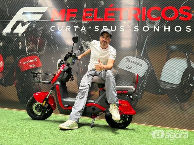 Mateus Fontana vende motos elétricas em São Carlos - Crédito: Arquivo pessoal 