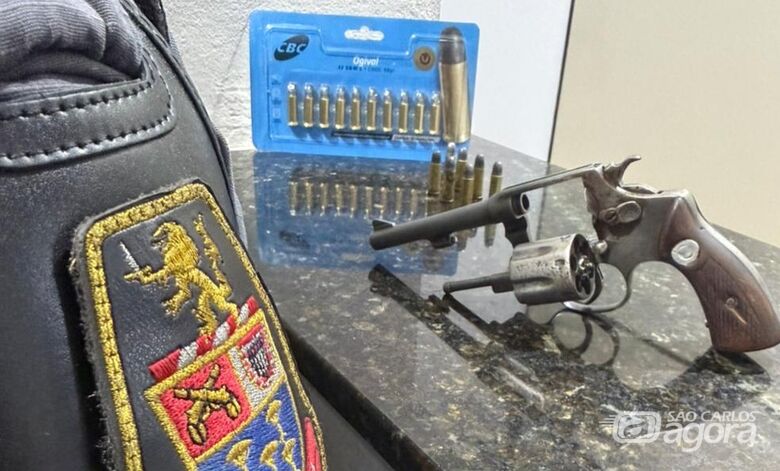 Força Tática apreende arma de fogo em residência após averiguação em bar - 