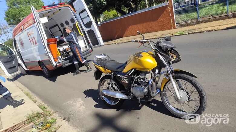 Motociclista fica ferido em colisão com carro na Vila Nery
 - Crédito: Maycon Maximino