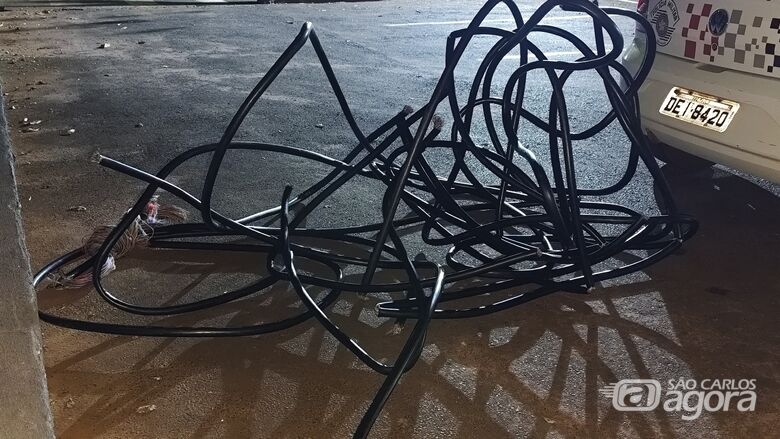 Homem é detido cortando fios furtados no Cidade Aracy - Crédito: Maycon Maximino