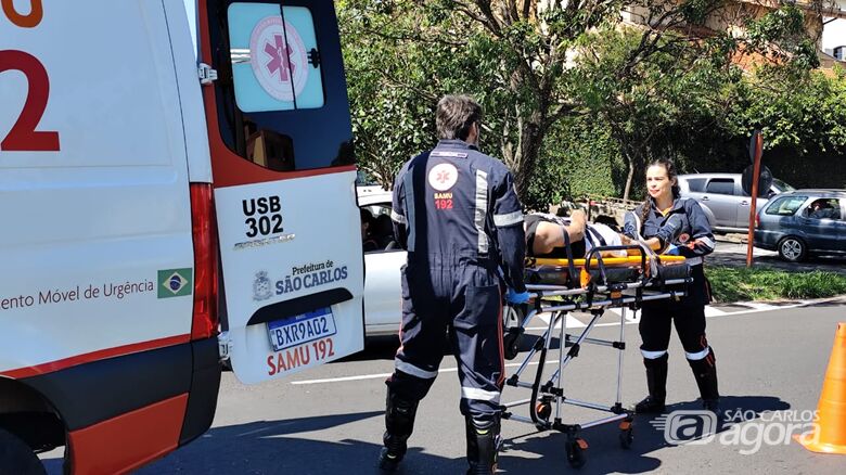Acidente entre carro e moto deixa homem ferido na Trabalhador São-Carlense  - Crédito: Maycon Maximino