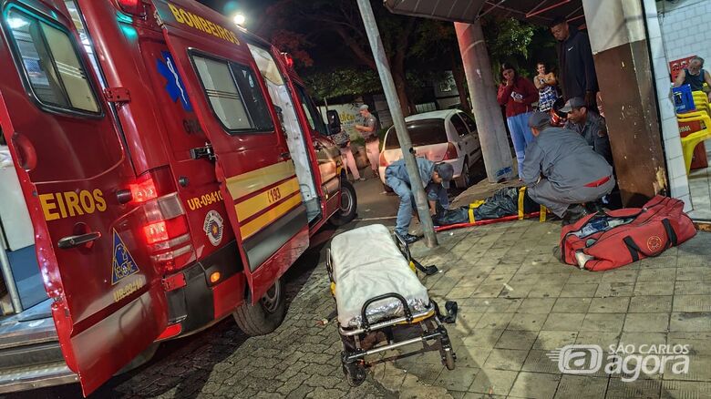 Colisão entre carro e moto deixa entregador ferido no Boa Vista  - Crédito: Maycon Maximino 