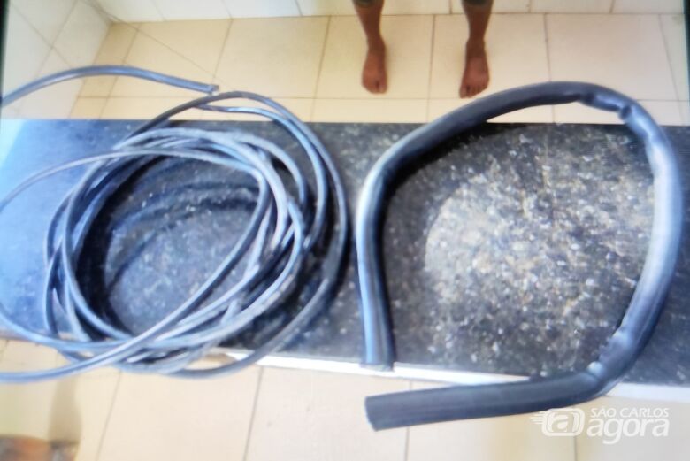 Furto de fiação de telefonia termina com jovem detido no Centro - Crédito: Maycon Maximino 