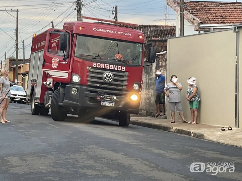 Mulher é atacada por cachorro na Vila Costa do Sol  - Crédito: Lourival Izaque 