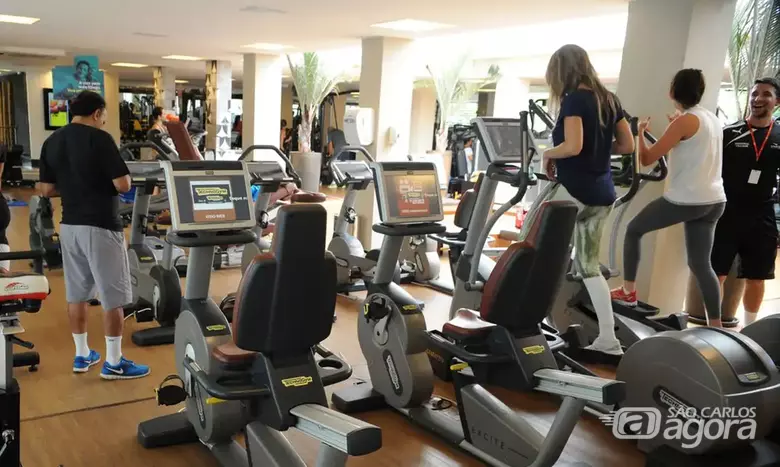 Entre os maiores de 60 anos, a prática aumentou 19 pontos percentuais desde 2019; entre os jovens, caiu oito pontos em um ano  - Crédito: Agência Brasil 