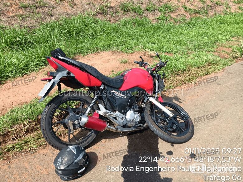 Colisão traseira entre carreta e motocicleta deixa uma pessoa gravemente ferida na SP-225, em Brotas - Crédito: Artesp