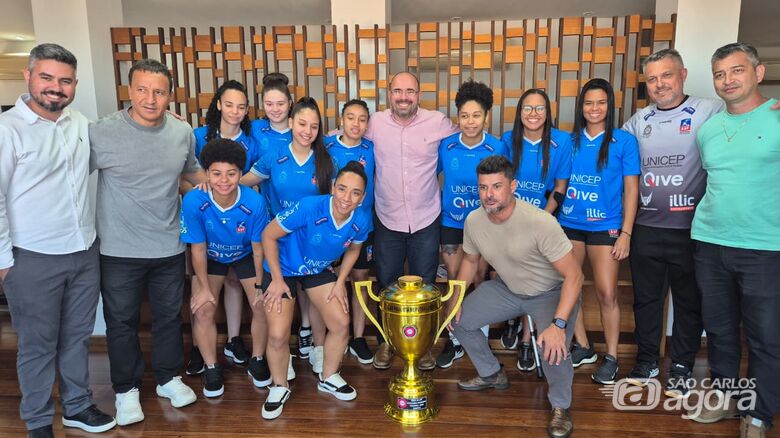 Prefeito Netto Donato recebe atletas bicampeãs da ASF/Unicep São Carlos Futsal Feminino - Crédito: divulgação