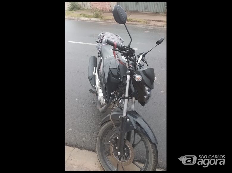 Mulher vai até cachoeira e tem moto furtada em São Carlos  - 