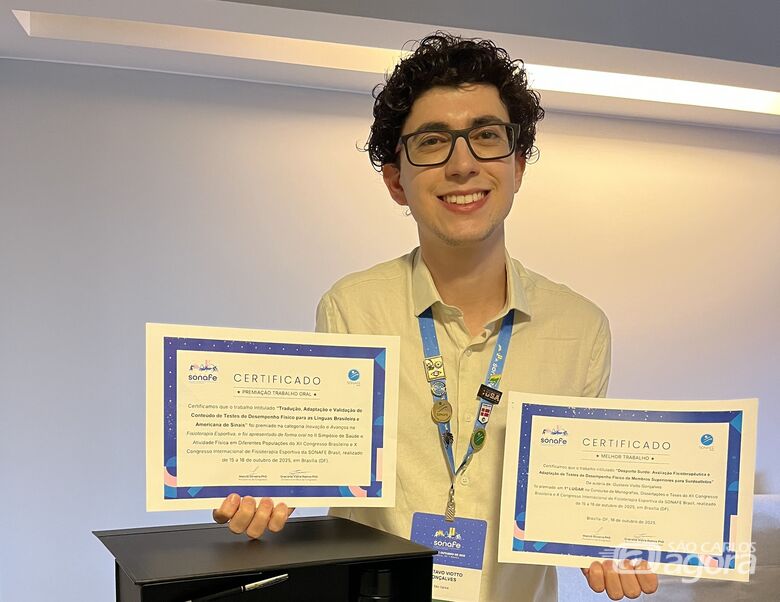 Pesquisador Gustavo Gonçalves se seus prêmios no evento - Crédito: Acervo pessoal