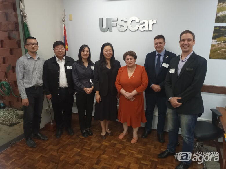 Delegação chinesa da NCEPU em encontro com a Vice-Reitora da UFSCar - Crédito: Denise Britto/CCS
