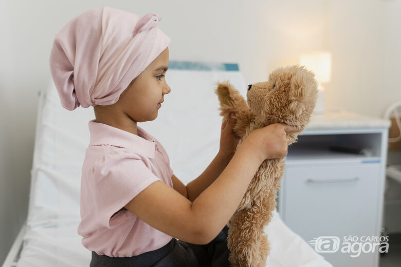 UFSCar busca voluntários para estudo sobre resiliência de crianças que enfrentaram câncer na infância -