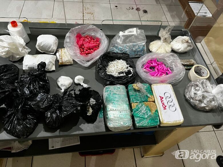 Força Tática apreende grande quantidade de drogas e captura procurado em Porto Ferreira - Crédito: Divulgação